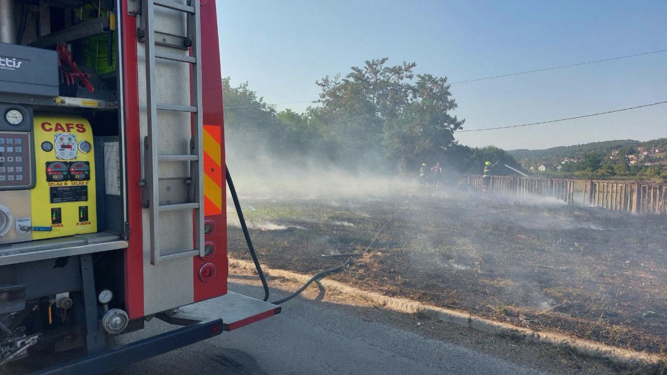 Oglasio se prvi čovjek vatrogasaca: Poznato u kakvom je stanju požar kod Laktaša FOTO