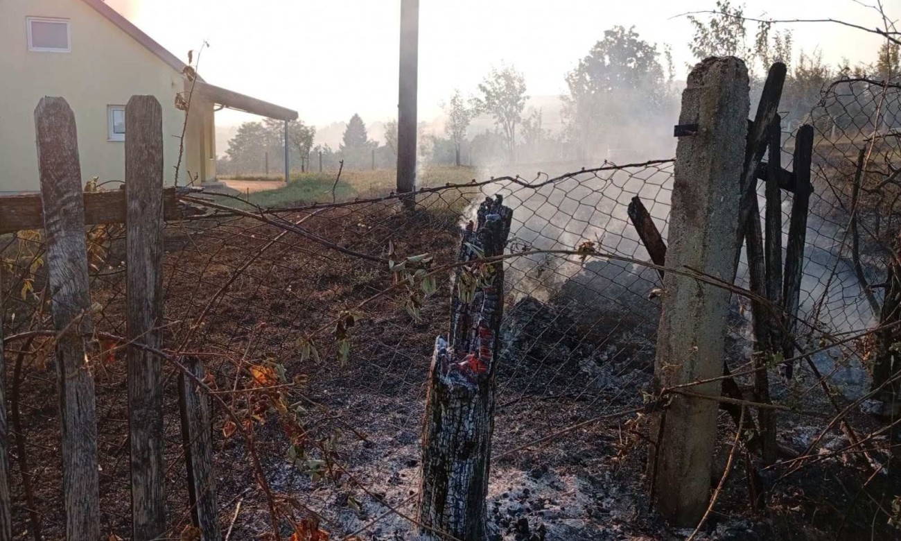 Banjalučki vatrogasci imali više intervencija: Gorjele kuća, plantaža, livada i šuma FOTO
