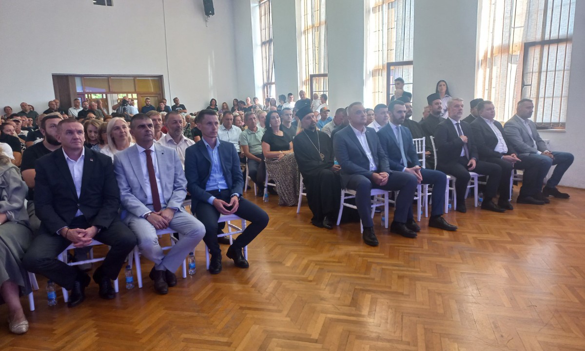 Minić u Bosanskom Petrovcu: Naći ćemo i vrijeme i sredstva za projekte u opštinama gdje žive Srbi