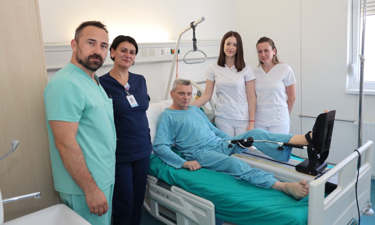 Kompleksna operacija u Banjaluci: Hemofiličaru vraćena mogućnost normalnog kretanja