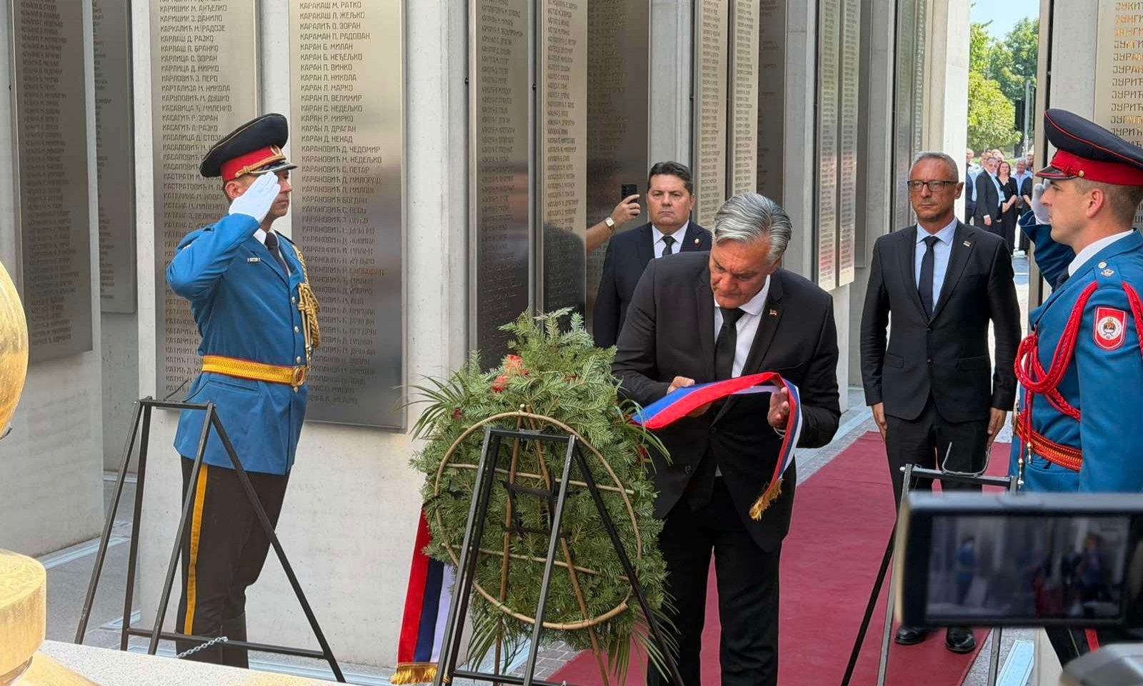 Od Hrama do Centralnog spomen-obilježja: Obilježena 31 godina od progona Srba iz Krajine FOTO