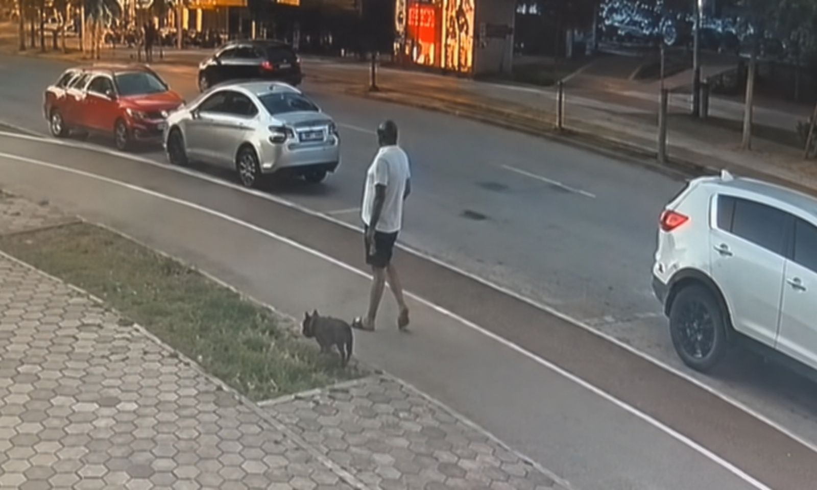 Objavljen snimak pokušaja ubistva u Istočnom Sarajevu: Napadač pratio Dabića prije pucnjave VIDEO
