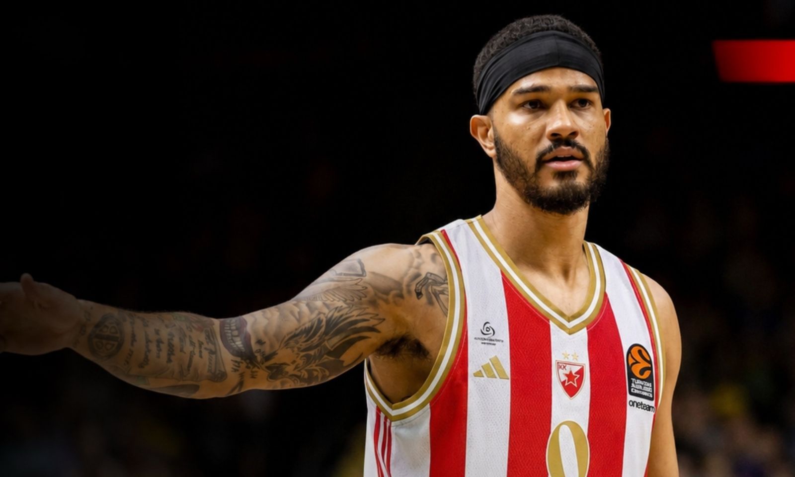Nik Vejler-Bab novi igrač Crvene zvezde: U Beograd stiže jedan od najboljih defanzivaca Evrope FOTO