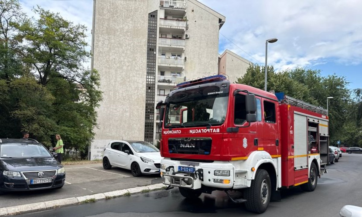 Vatrogasci spasli majku i dijete: Jutro započelo požarom u zgradi