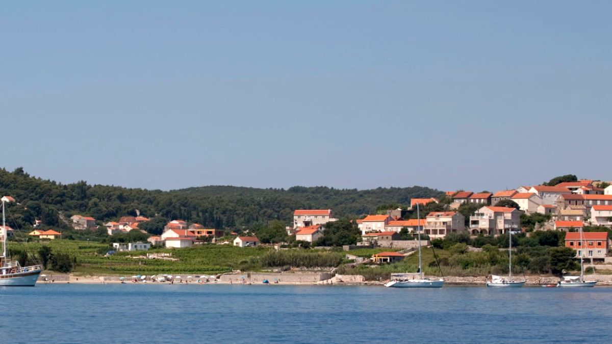 Upozorenje za kupače: Na plaži na Korčuli pronađena ešerihija koli, ne preporučuje se kupanje