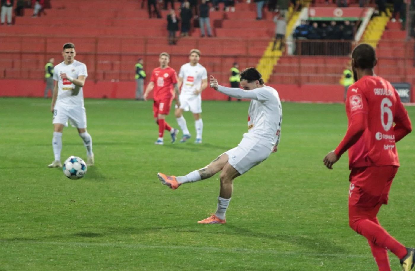 Borac furiozno krenuo u odbranu titule: Velež pao u Banjaluci sa 3:1