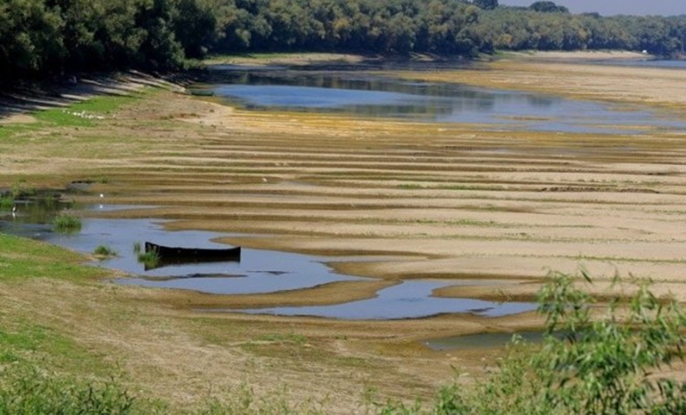 Dunav ovog ljeta pao na rekordno nizak nivo: Zaustavljeni brodovi kod Iloka