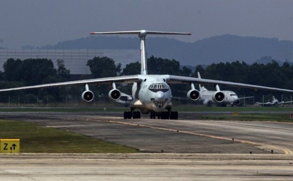 Ruski avion stigao u pomoć: Il-76 za gašenje šumskih požara sletio u Niš