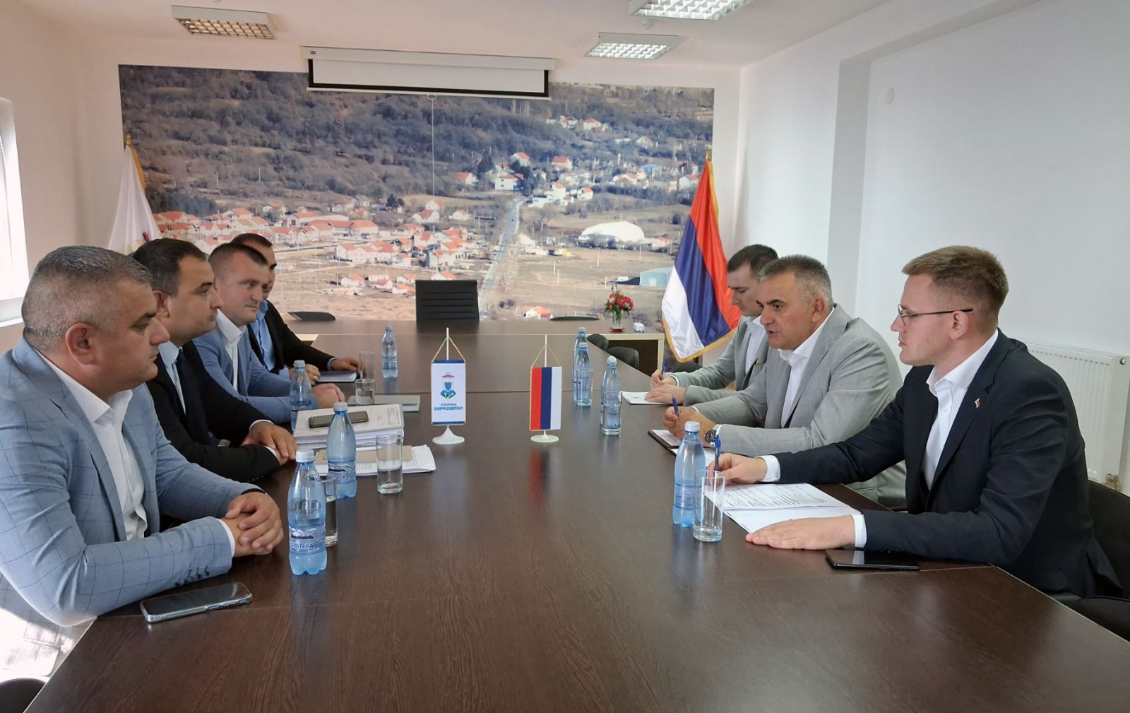 Minić u Berkovićima: Odobreno 800.000 KM za sportsku dvoranu i 150.000 KM pomoći poljoprivrednicima