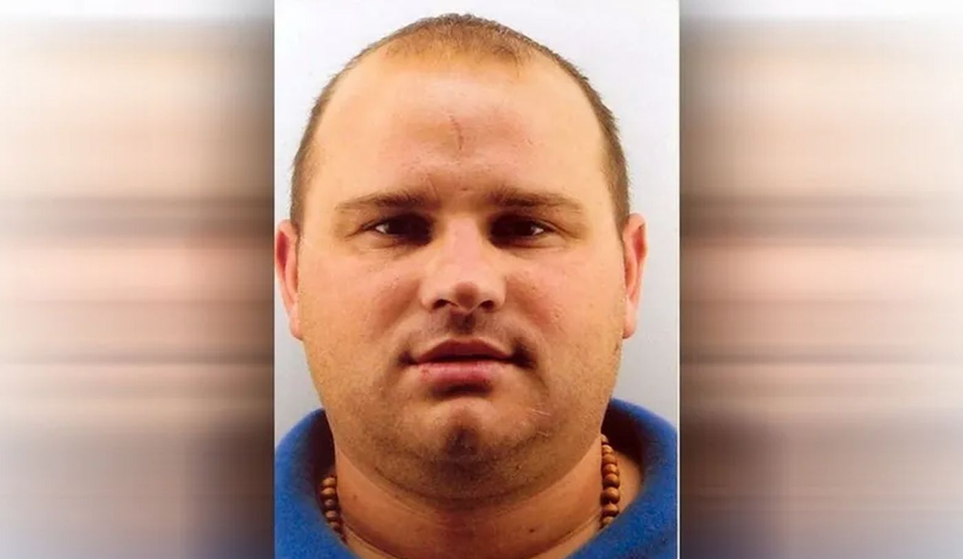 Ovo je muškarac koji je večeras brutalno ubijen: Odavno poznat policiji, suprugu izrešetao po nogama, bio u bekstvu