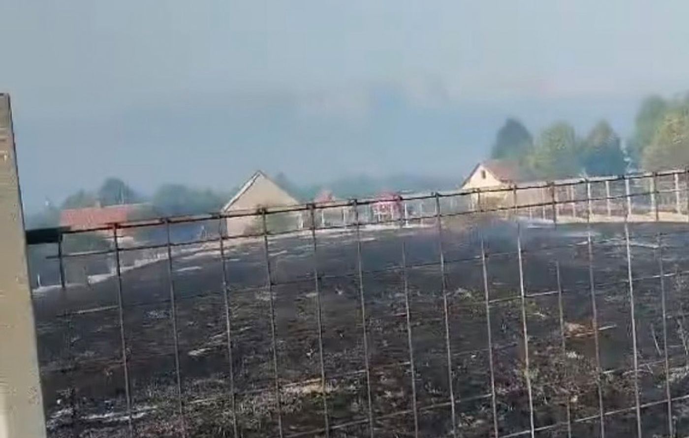 Vanredno stanje u Nevesinju: Vatra ugrožava ljude i imovinu, mještani brane kuće