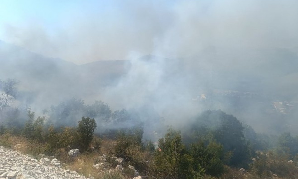 Požar “guši” dijelove BiH! Gori kod Kladnja i Neuma, u Konjicu vatra lokalizovana