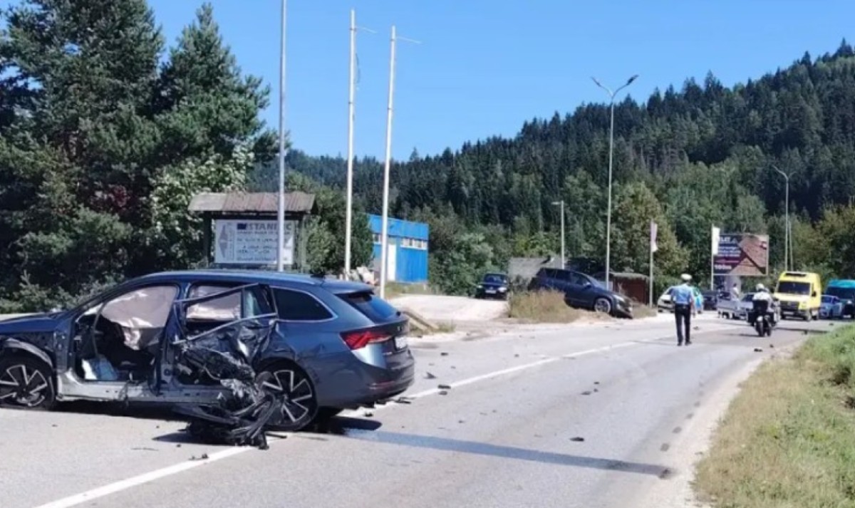 Uviđaj u toku! Zbog sudara dva vozila obustavljen saobraćaj u ovom dijelu BiH