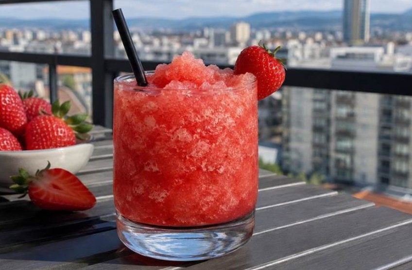 Osvježenje za vrele dane: Domaći “slushie” za samo dva minuta