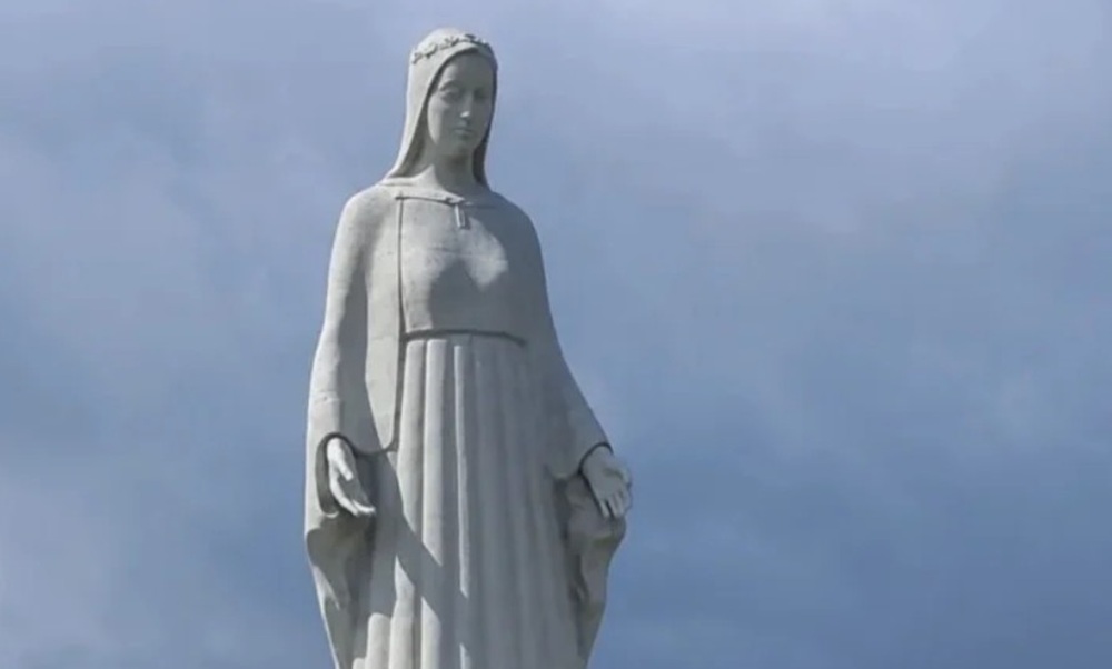 Ponos malog sela Konotopje: Postavljena najviša statua Djevice Marije u Evropi