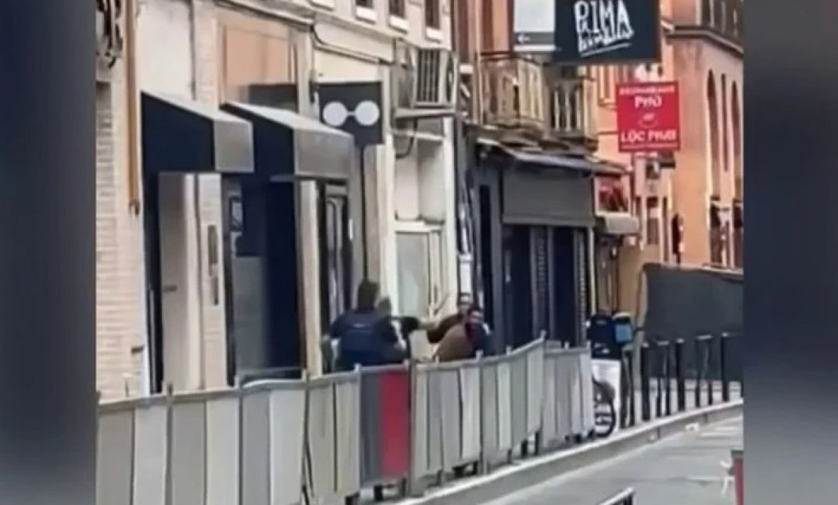 Napad nožem u Tuluzu: Dva policajca povrijeđena, napadač uzvikivao “Alahu akbar”
