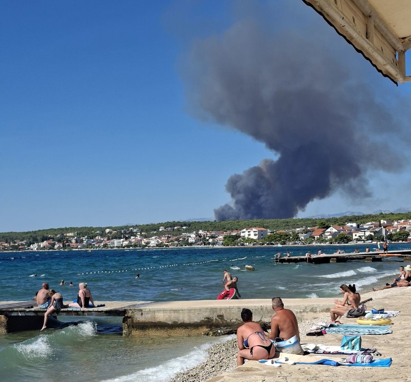 Buknuo novi požar u Hrvatskoj, sve raspoložive snage na terenu: Zatražena i pomoć iz vazduha
