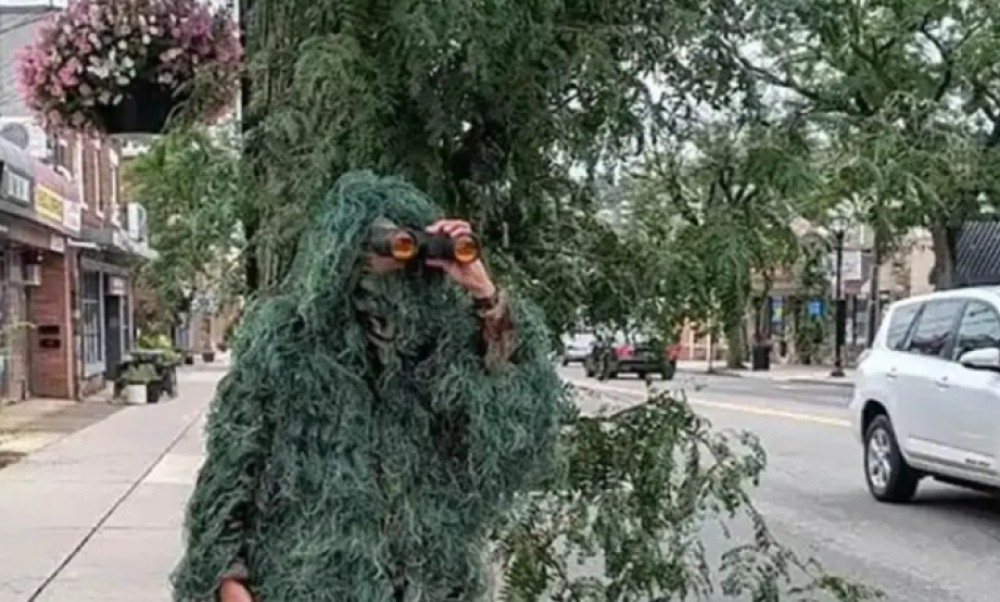 Policajac se prerušio u žbun i vrebao vozače: Za šest sati uhvatio čak 74 prekršioca
