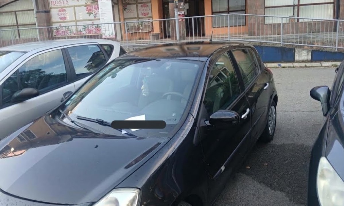 Poruka na autu u Banjaluci o kojoj treba pričati: Pogledajte šta je u njoj pisalo FOTO