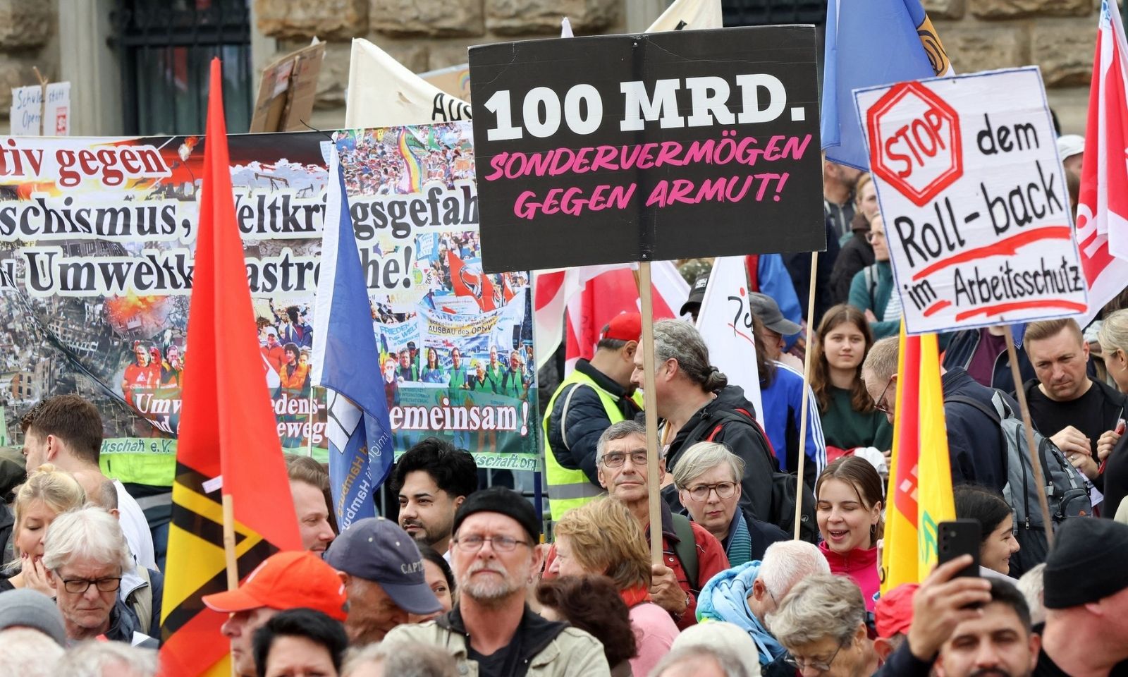 Masovni protesti u Njemačkoj: Oko 175.000 ljudi izašlo na ulice zbog socijalnih reformi