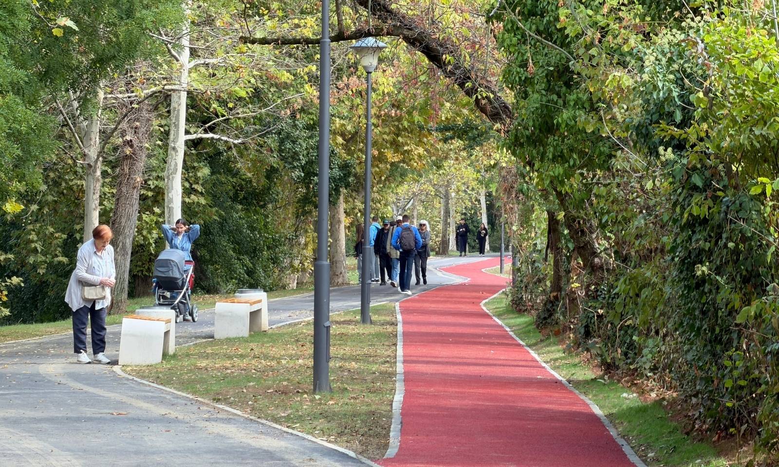 Banjalučka riva otvorena: Preko puta još jedno šetalište izgleda potpuno drugačije FOTO