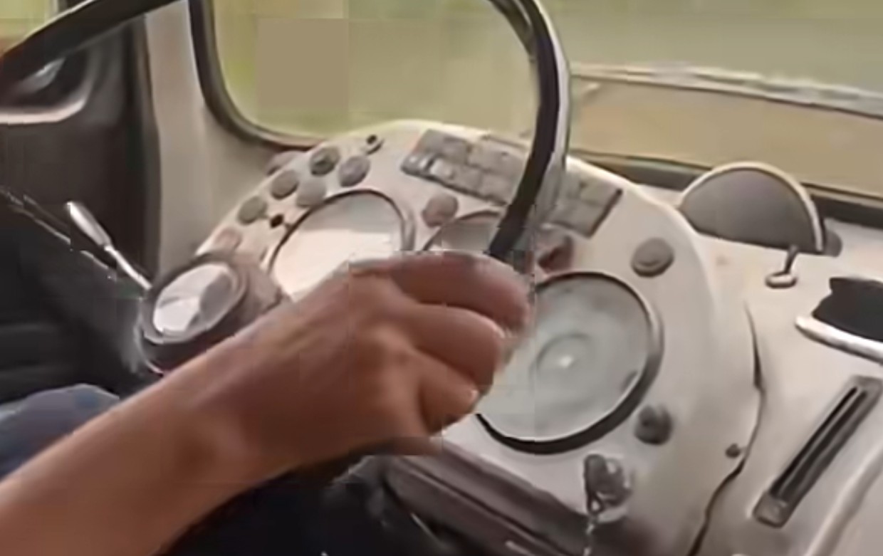 Vozilo staro pola vijeka: Pogledajte čime se bilećki vatrogasci bore protiv požara VIDEO