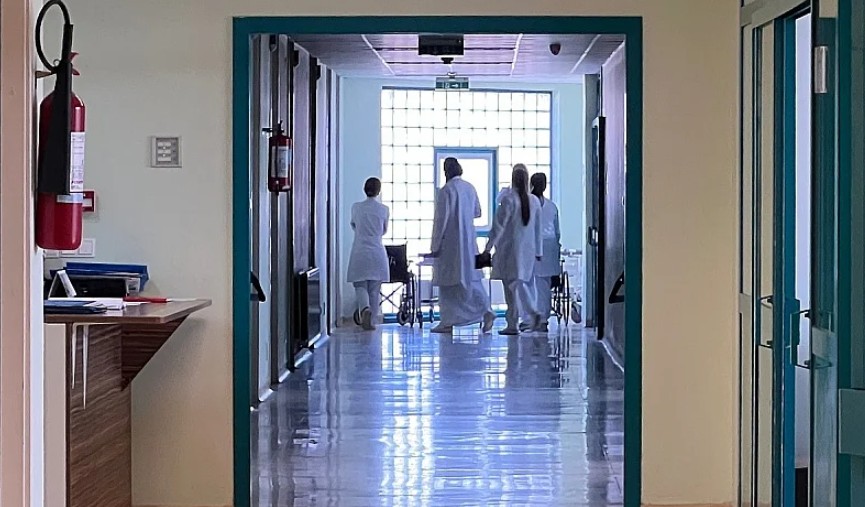 Tužilac naredio obdukciju: Dvije osobe preminule nakon požara u domu u Lukavcu