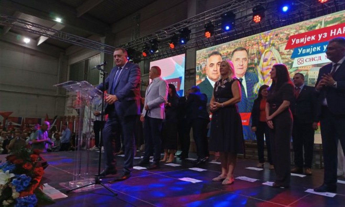 “Znaju šta znači biti uz narod”: Dodik u Bijeljini stao iza Save Minića i Željke Cvijanović VIDEO