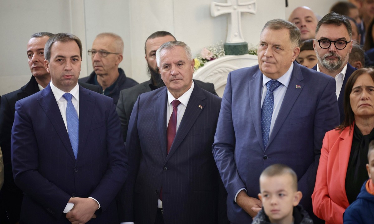 Dodik i Košarac u Palama: Prisustvuju liturgiji koju predvodi patrijarh Porfirije