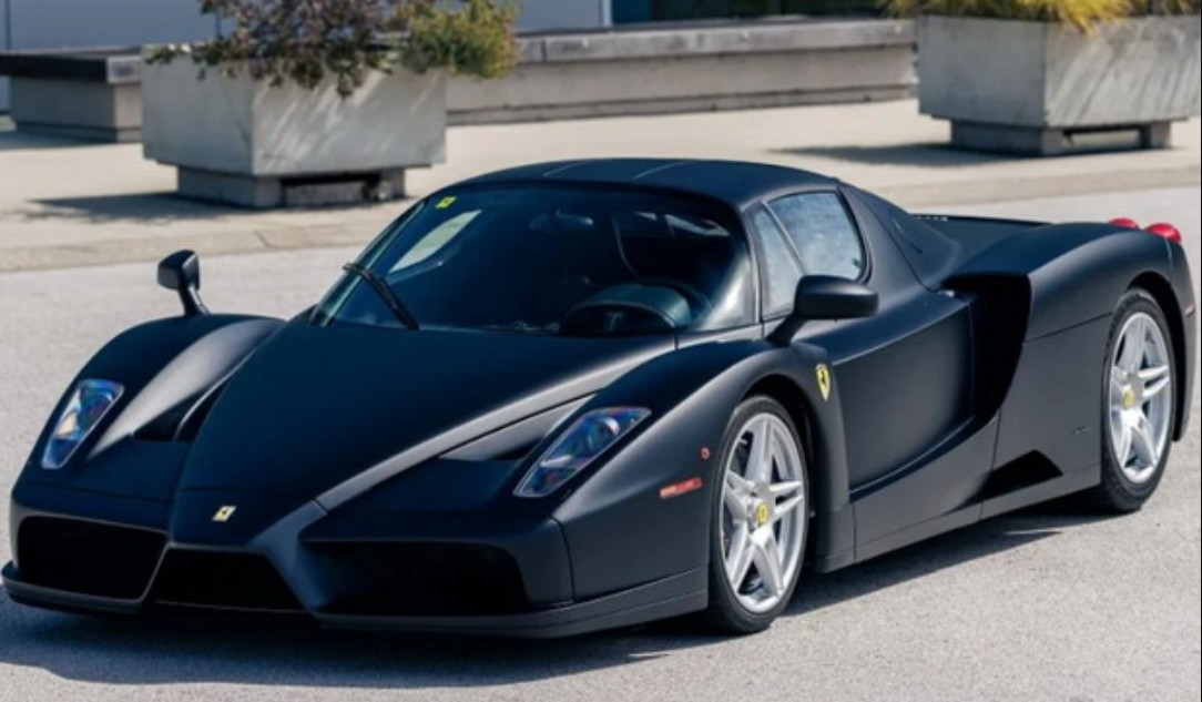Automobil koji kolekcionari žele po svaku cijenu: Jedini mat crni Enzo ide u prodaju