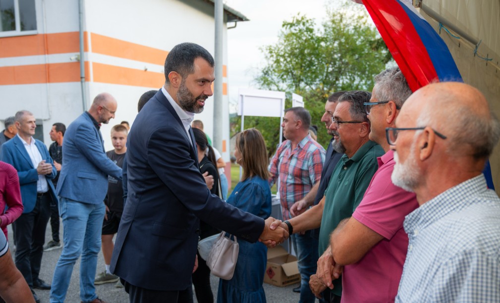 SNSD u Motikama istakao važnu poruku: Svaka porodica zaslužuje pažnju FOTO