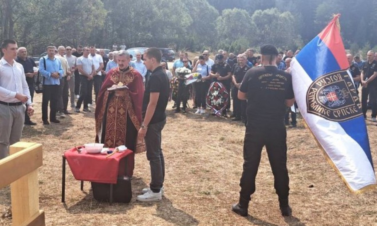 Parastos za gardiste u bivšoj kasarni: Pripadnici Prve gardijske motorizovane brigade i porodice žrtava odali počast herojima
