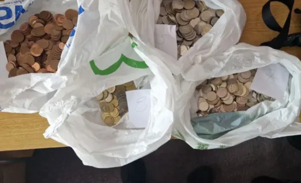Sramota! Banjalučani ukrali hrpu kovanica i vjerska obilježja iz crkve