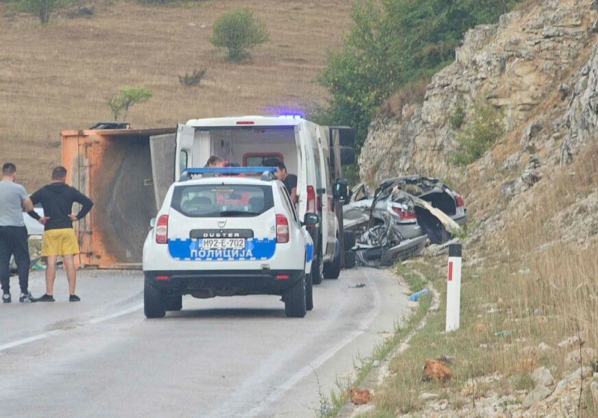Stravična nesreća na Manjači: Na terenu Hitna pomoć, saobraćaj obustavljen