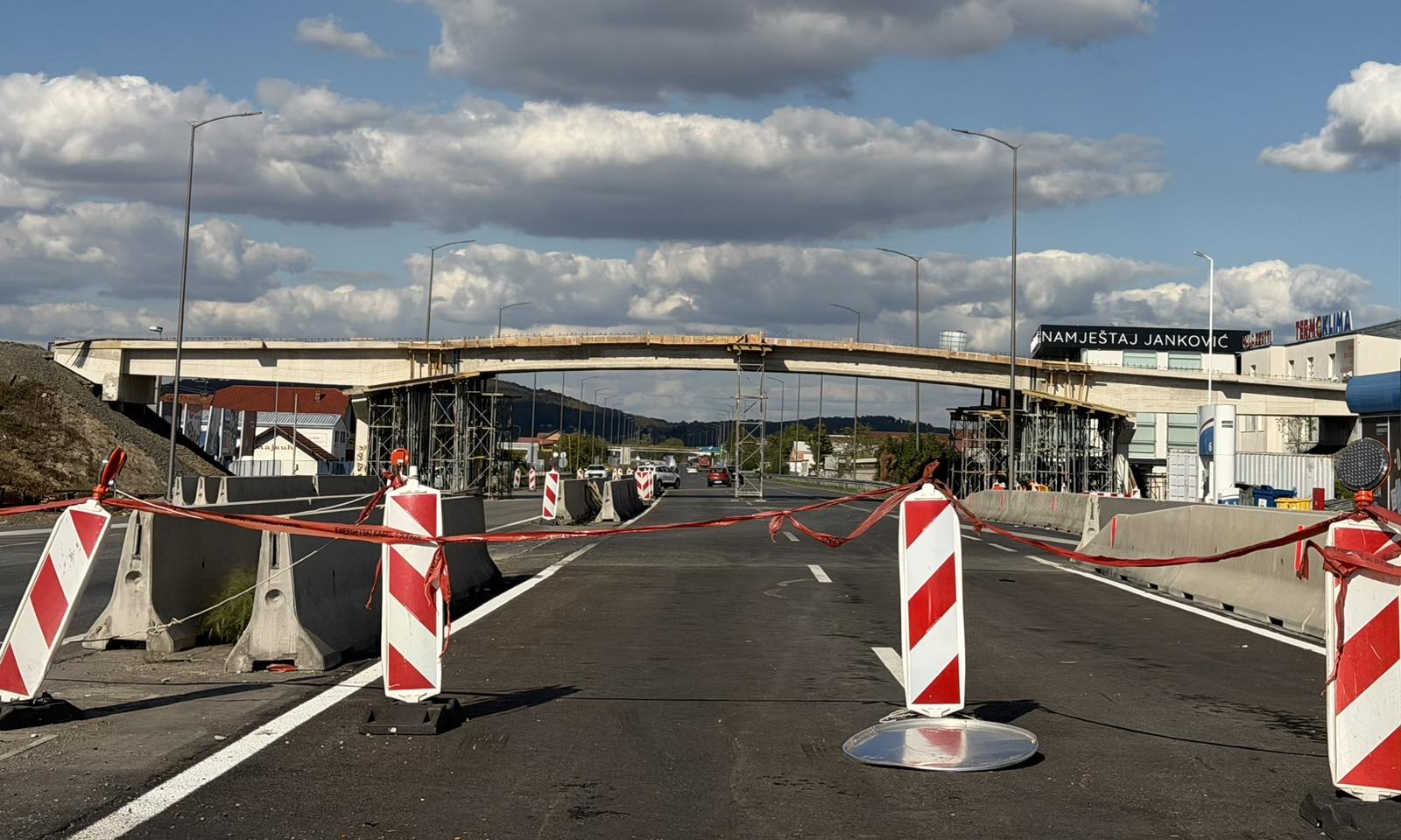 Vozači, izdržite još malo: Poznati tačni rokovi za završetak nadvožnjaka u Trnu