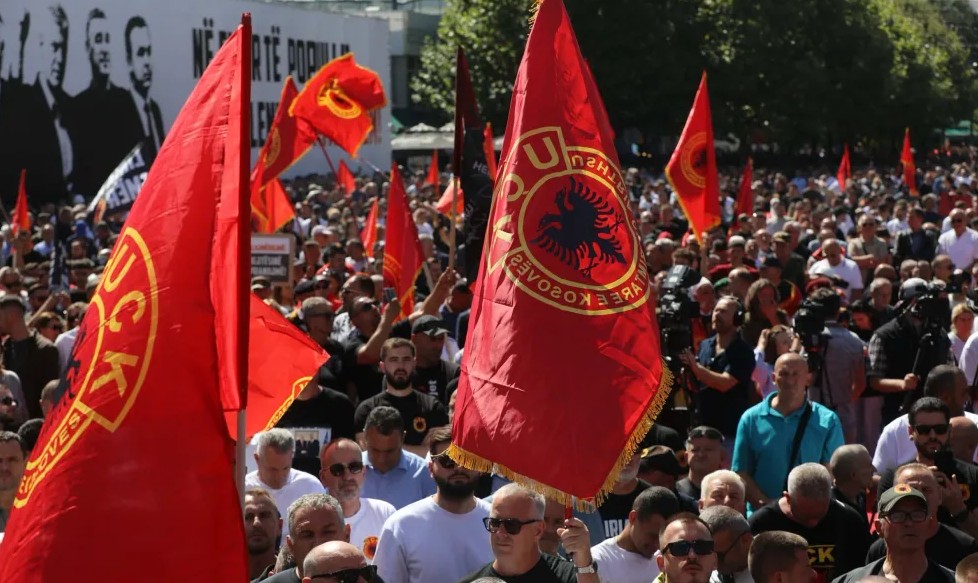 Novi protest zbog presude: Pristalice OVK ponovo na ulicama Prištine