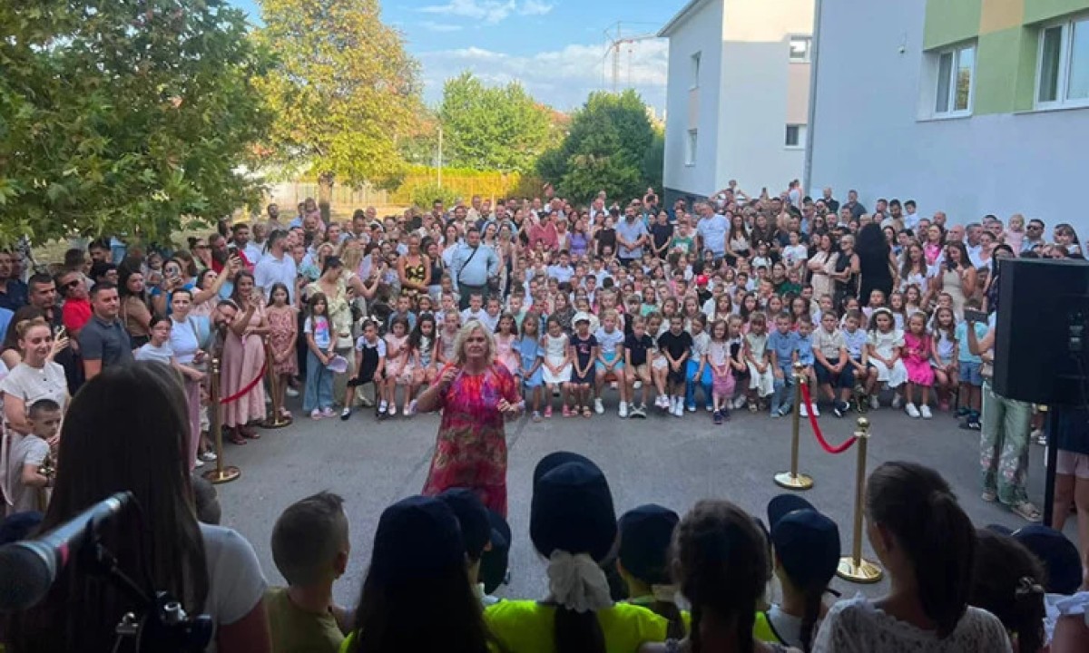 OŠ “Aleksa Šantić” u Rosuljama: Zbog manjka prostora nastava u više smjena, prvačići u podrumu