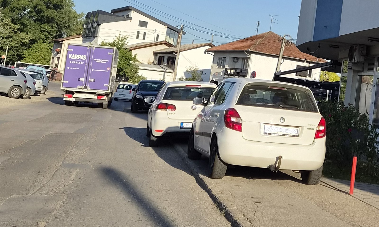 Roditelji se žalili, Grad priznao: Deset prijava zbog nepropisnog parkiranja FOTO