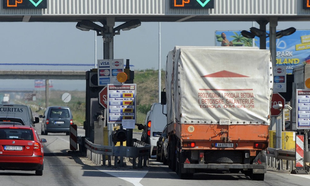 Rekordna gužva na auto-putevima Srbije: Putarine donijele više od 145 miliona evra