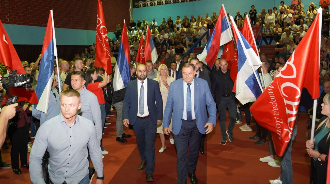 SNSD održao tribinu u Prijedoru, Dodik poručio: „Narod zna ko vodi odgovornu politiku“