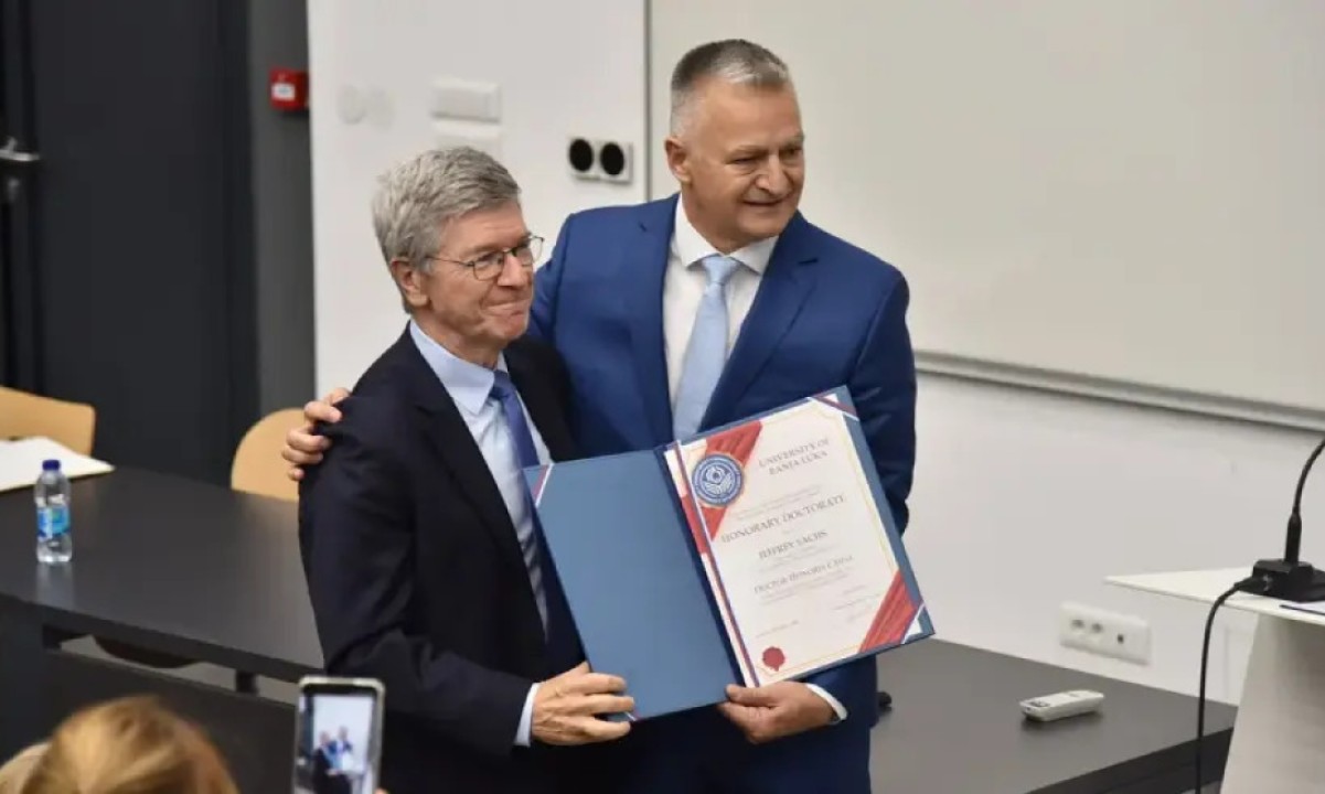 Džefriju Saksu uručen počasni doktorat: Priznanje američkom ekonomisti na Univerzitetu u Banjaluci