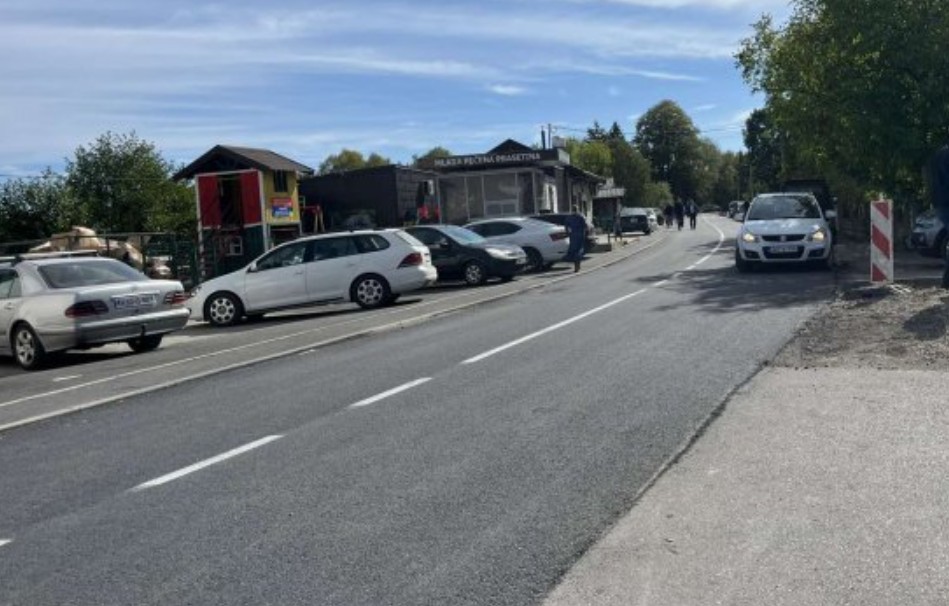 Stari prijedorski put dobio i pješačku stazu: 1.700 metara novog asfalta u Dragočaju