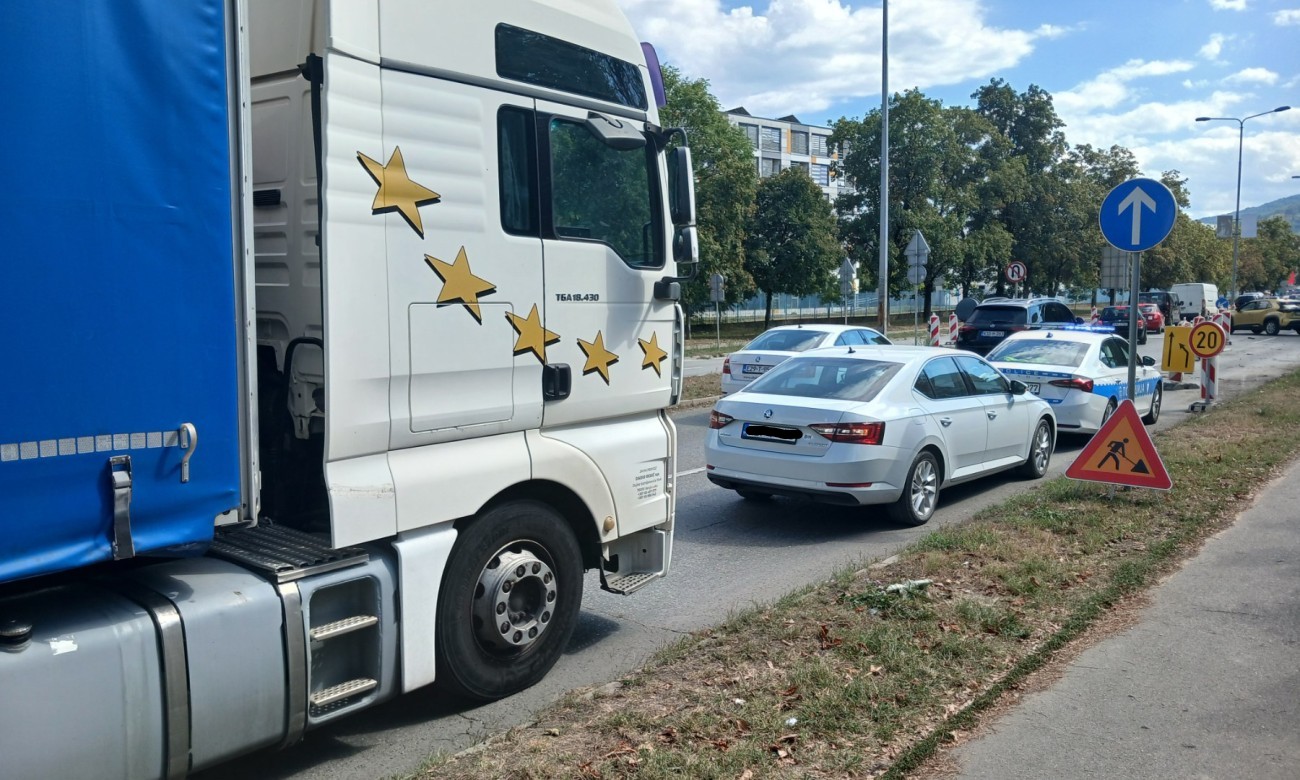 Saobraćajka u Banjaluci: Sudarili se kamion i automobil