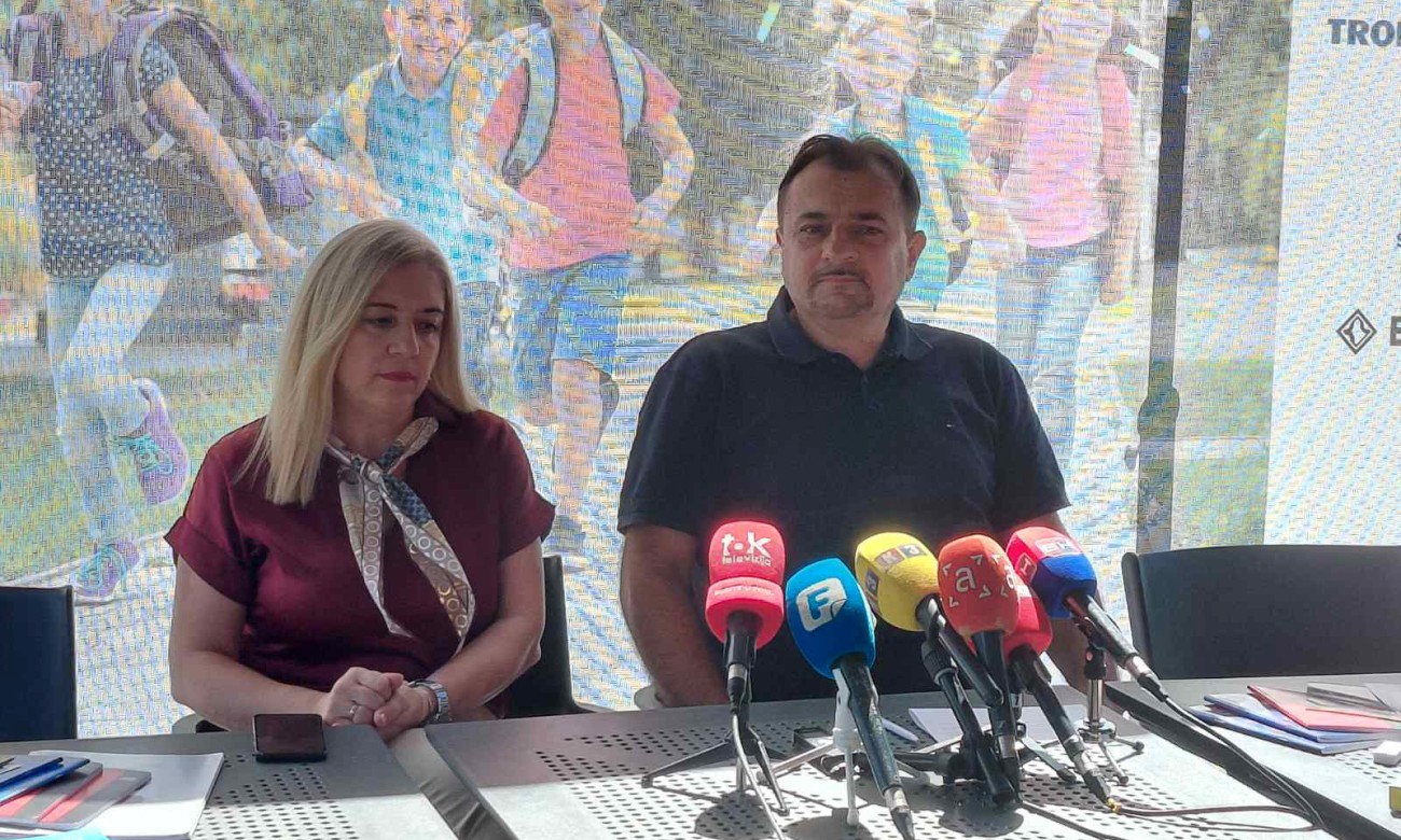 Pomoć stiže i ove godine: Doniran školski materijal za djecu iz višečlanih porodica