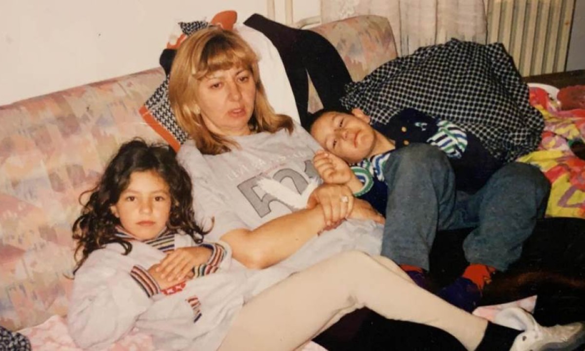 “Nedostaješ, majko”: Vasilije Micić se emotivnim riječima prisjetio najtežeg dana u životu FOTO