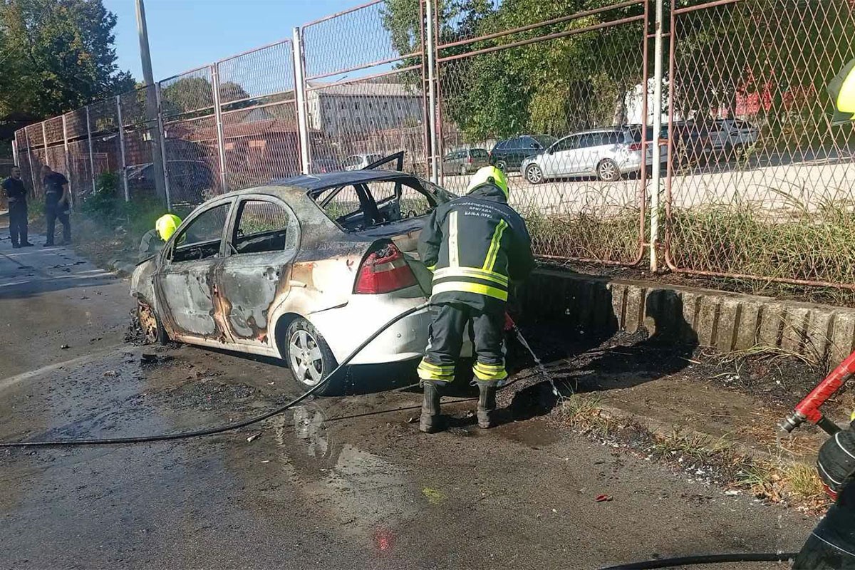 Serija požara širom Banjaluke: Od šume u Vrbanji do automobila i bagera FOTO