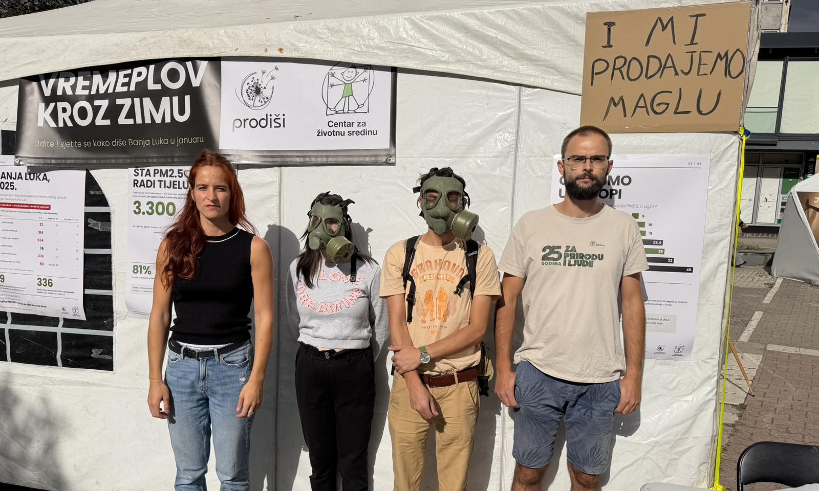 I mi prodajemo maglu! Banjalučani usred “vremeplova” na Trgu Krajine FOTO