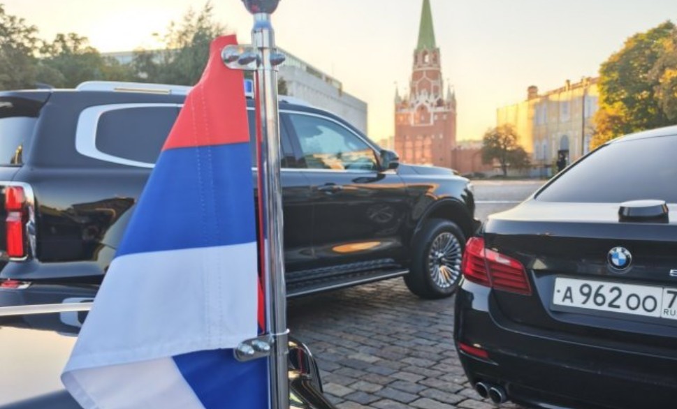 Detalj sa sastanka u Moskvi: Na vozilima zastava Republike Srpske FOTO