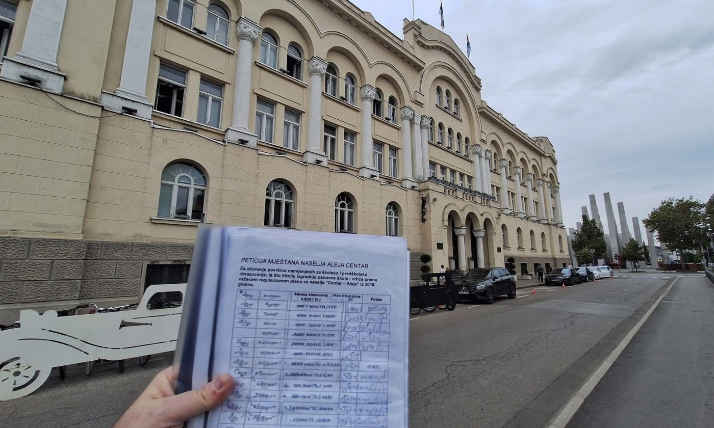 Stanari Aleje Centar predali peticiju: Ne žele da zgrada zamijeni vrtić sa dvorištem FOTO