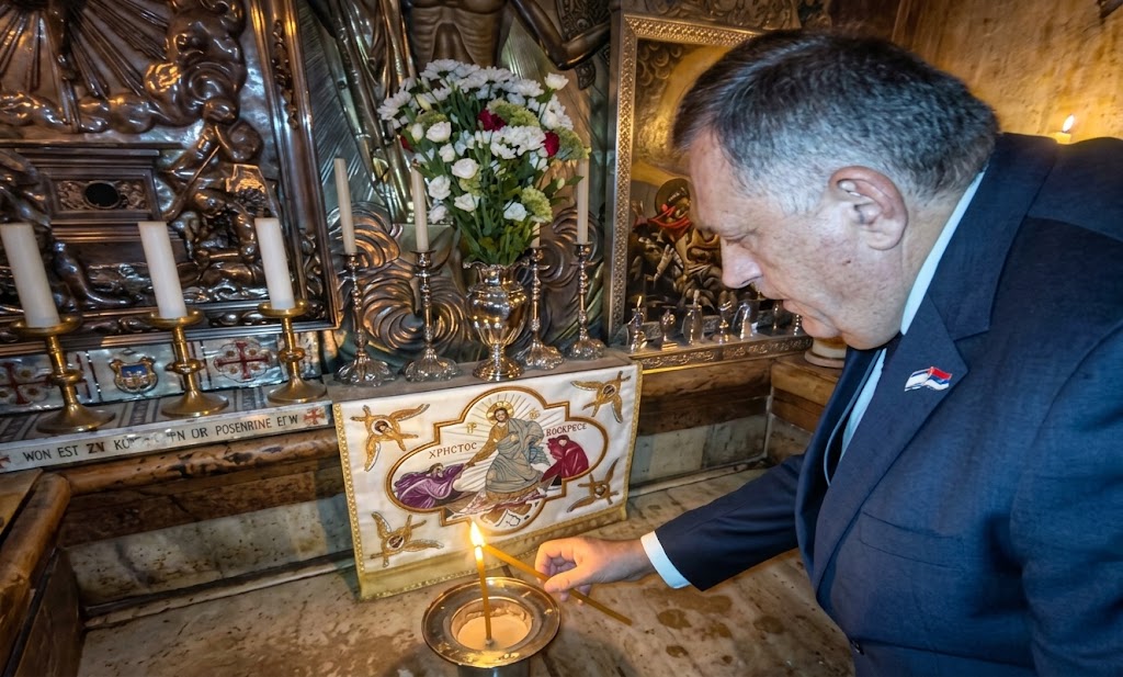 Dodik posjetio Hristov grob u Jerusalimu: Pomolio sam se za naš narod, Srpsku i Srbiju